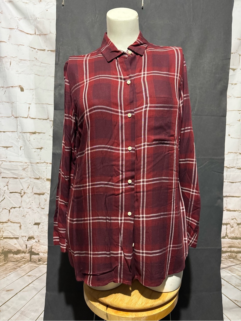 Old Navy Casual Burgundy Plaid Button-Front Shirt Classic Look women’s large